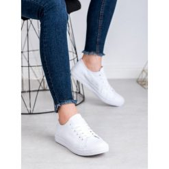 NISKIE TRAMPKI. Buty sportowe damskie SPORT, bez wzorów. Za 32,90 zł.
