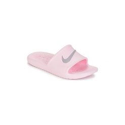 Klapki Nike KAWA SHOWER SANDAL W. Różowe klapki damskie Nike, bez wzorów, bez obcasa. Za 89,99 zł.