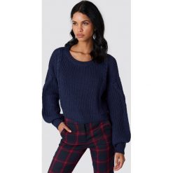 NA-KD Krótki sweter ze ściegiem warkoczowym - Blue. Niebieskie swetry klasyczne damskie marki NA-KD. Za 141,95 zł.