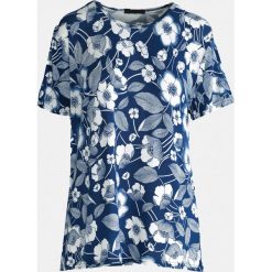 Niebieski T-shirt Fondness. Niebieskie bluzki damskie Born2be. Za 24,99 zł.