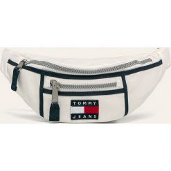 Tommy Jeans - Nerka. Białe nerki damskie Tommy Jeans, w paski, z bawełny, bez dodatków. Za 399,90 zł.