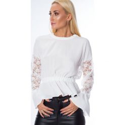 Bluzka z koronką kremowa MP28488. Białe bluzki damskie Fasardi, s, w koronkowe wzory, z koronki, bez kołnierzyka, bez rękawów. Za 49,00 zł.