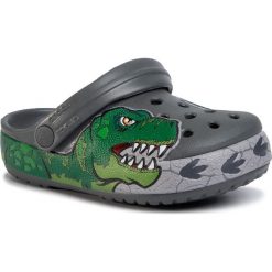 Klapki CROCS - Fl Dino Band Lights Cg K 206157 Slate grey. Szare sandały chłopięce Crocs, z tworzywa sztucznego, bez zapięcia. Za 199,00 zł.