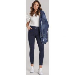 Granatowe Spodnie Whiteham. Niebieskie jeansy damskie Renee, xl, z podwyższonym stanem. Za 59,99 zł.