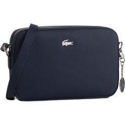 Torebka LACOSTE - Square Crossover Bag NF2771DC Peacoat 021. Niebieskie listonoszki damskie Lacoste, bez wzorów, ze skóry ekologicznej, eleganckie, bez dodatków. W wyprzedaży za 459,00 zł.