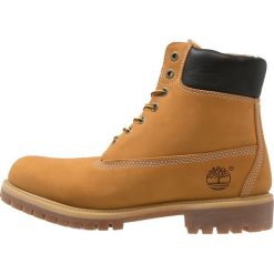 Timberland Botki sznurowane wheat. Brązowe botki męskie marki Timberland, z gumy. Za 859,00 zł.