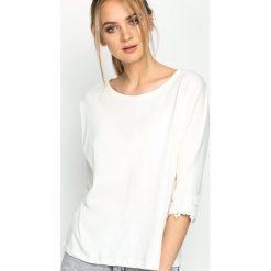 Kremowa Bluzka To Revive. Białe bluzki na imprezę Born2be, l. Za 39,99 zł.