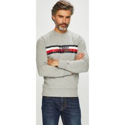Tommy Hilfiger - Bluza. Czerwone bluzy męskie TOMMY HILFIGER, xl, z nadrukiem, z bawełny, z okrągłym kołnierzem, bez rękawów, bez kaptura. W wyprzedaży za 299,90 zł.