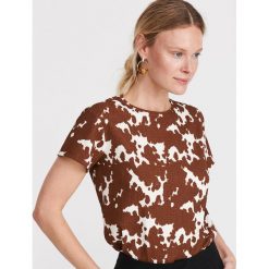 T-shirt z motywem zwierzęcym - Wielobarwny. Szare t-shirty damskie Reserved, s, bez wzorów, bez kołnierzyka. W wyprzedaży za 29,99 zł.