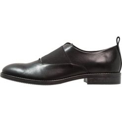 KIOMI Eleganckie buty black. Czarne buty wizytowe męskie KIOMI, z materiału. Za 379,00 zł.