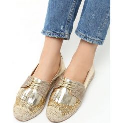 Złote Espadryle Amazing Grace. Żółte espadryle damskie Born2be, bez wzorów, na niskim obcasie, na platformie. Za 29,99 zł.