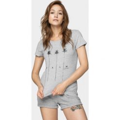 T-shirt damski TSD617 - chłodny jasny szary melanż - Outhorn. Szare koszulki damskie Outhorn, bez wzorów, bez kołnierzyka, bez rękawów. W wyprzedaży za 19,99 zł.