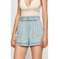 Tally Weijl - Szorty jeansowe. Niebieskie szorty damskie TALLY WEIJL, w paski, z lyocellu, casualowe. W wyprzedaży za 69,90 zł.