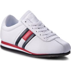 Sneakersy TOMMY JEANS - Retro Flag Sneaker EN0EN00271 Rwb 020. Białe półbuty damskie Tommy Jeans, z jeansu. Za 399,00 zł.