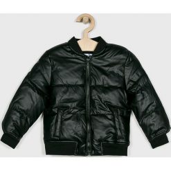 Blukids - Kurtka bomber dziecięca 104-134 cm. Czarne kurtki chłopięce Blukids, bez wzorów, z poliesteru, krótkie, bez kaptura. W wyprzedaży za 89,90 zł.