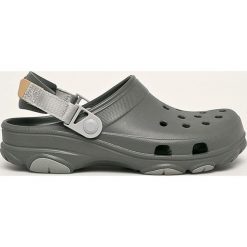 Crocs - Klapki. Czarne kapcie męskie Crocs, bez wzorów, z gumy. W wyprzedaży za 159,90 zł.