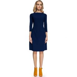 Granatowa Trapezowa Sukienka z Szerokimi Ramionami. Czarne sukienki na komunię marki bonprix, do pracy, w paski, biznesowe, moda ciążowa. Za 139,90 zł.