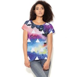 Colour Pleasure Koszulka damska CP-034 67 niebiesko-różowo-fioletowa r. XL-XXL. Bluzki asymetryczne Colour pleasure, xl. Za 70,35 zł.