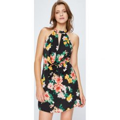 Answear - Sukienka. Różowe sukienki mini ANSWEAR, na co dzień, l, z poliesteru, casualowe, dopasowane. W wyprzedaży za 69,90 zł.