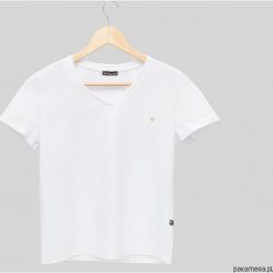 Biały T-shirt V. Białe t-shirty damskie Pakamera, bez wzorów, bez kołnierzyka. Za 99,00 zł.