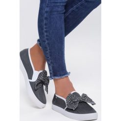 Czarne Slip On Friends. Czarne trampki i tenisówki damskie Renee, w kropki. Za 39,99 zł.