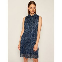 Sukienka codzienna DKNY DD0E7773. Niebieskie sukienki damskie DKNY, na co dzień, bez wzorów, bez kołnierzyka, bez rękawów, proste. Za 729,00 zł.