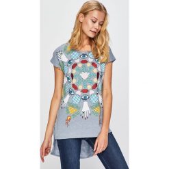 Desigual - Top. Szare bluzki damskie marki Desigual, s, z nadrukiem, z bawełny, casualowe, z okrągłym kołnierzem, z krótkim rękawem. Za 229,90 zł.