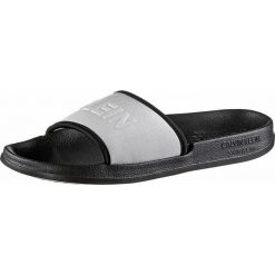 Klapki w kolorze szaro-czarnym. Szare klapki damskie Beach & Street Wear, bez wzorów, bez obcasa. W wyprzedaży za 85,95 zł.