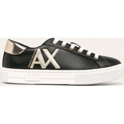 Armani Exchange - Buty. Białe buty sportowe damskie Armani Exchange, bez wzorów, ze skóry, sportowe. W wyprzedaży za 499,90 zł.