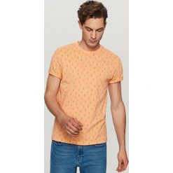 T-shirt z drobnym nadrukiem - Kremowy. Białe t-shirty męskie Reserved, s, z nadrukiem, bez kołnierzyka. Za 39,99 zł.