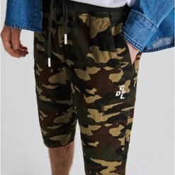 Szorty o kroju jogger - Khaki. Brązowe spodenki i szorty męskie Cropp, m, bez wzorów. Za 71,99 zł.