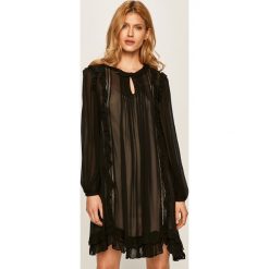 Twinset - Sukienka. Czarne sukienki damskie Twinset, na co dzień, s, z aplikacjami, z bawełny, bez kołnierzyka, z długim rękawem, długie, mini, proste. W wyprzedaży za 699,90 zł.