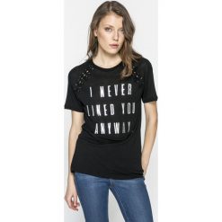 Tally Weijl - Top. Czarne bluzki damskie marki TALLY WEIJL, s, z nadrukiem, z wiskozy, casualowe, z okrągłym kołnierzem, z krótkim rękawem. W wyprzedaży za 49,90 zł.