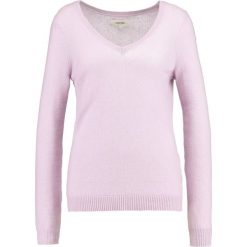 Swetry klasyczne damskie: Zalando Essentials Sweter rose