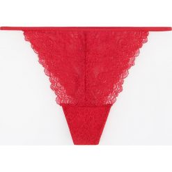 Koronkowe stringi - Czerwony. Czerwone stringi damskie marki Reserved, s, z koronki. Za 24,99 zł.