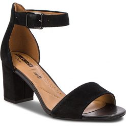 Sandały CLARKS - Deva Mae 261275684 Black Suede. Czarne klapki damskie Clarks, bez wzorów, z zamszu, bez obcasa, na obcasie. W wyprzedaży za 219,00 zł.