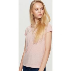 Gładka koszulka - Różowy. Czerwone t-shirty damskie Cropp, l. Za 19,99 zł.