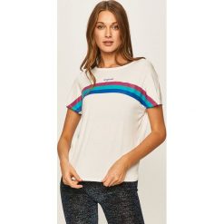 Desigual Sport - T-shirt. Białe topy damskie Desigual Sport, s, z nadrukiem, z elastanu, z okrągłym kołnierzem. Za 179,90 zł.