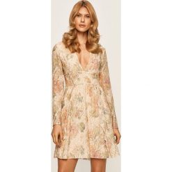 Red Valentino - Sukienka. Różowe sukienki damskie Red Valentino, s, bez wzorów, z wiskozy, bez kołnierzyka, z długim rękawem, długie, mini, rozkloszowane. Za 2799,00 zł.