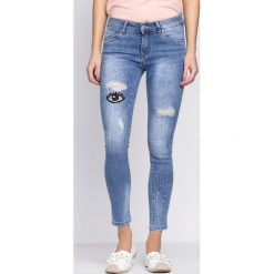 Niebieskie Jeansy Eye Contact. Niebieskie boyfriendy damskie Born2be. Za 109,99 zł.