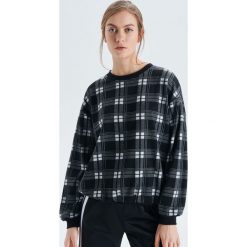 Bluza w kratę - Wielobarwny. Czarne bluzy damskie Cropp, s, bez wzorów, bez rękawów, bez kaptura. W wyprzedaży za 49,99 zł.