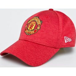 New Era - Czapka Manchester United. Czerwone czapki z daszkiem męskie New Era. W wyprzedaży za 119,90 zł.