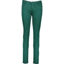 Dżinsy "Powi" - Skinny fit - w kolorze ciemnozielonym. Zielone jeansy damskie NAF NAF, z standardowym stanem. W wyprzedaży za 75,95 zł.