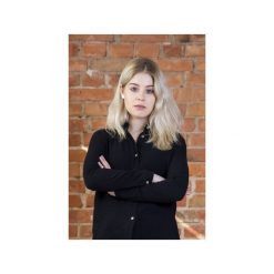 Niezastąpiona Elżbieta, czarna. Czarne koszule damskie Bouton boutique, s, bez wzorów, z bawełny, z koszulowym kołnierzykiem, bez rękawów. Za 170,00 zł.