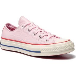 Trampki CONVERSE - Chuck 70 Ox Pink F 563490C Pink Foam/Enamel. Różowe półbuty damskie Converse, bez wzorów, ze skóry, bez zapięcia. W wyprzedaży za 279,00 zł.