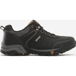 Czarne Buty Sportowe Twisp. Czarne buty sportowe męskie Born2be, z nubiku, na sznurówki. Za 179,99 zł.