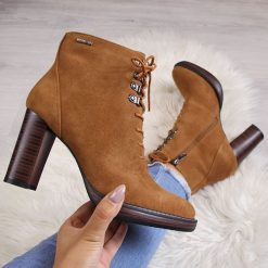 Botki damskie skórzane na platformie ocieplane camel Big Star BB274420 - camel. Brązowe botki damskie BIG STAR, retro, bez obcasa, na platformie, bez zapięcia. Za 185,00 zł.