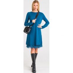 SUKIENKA Twinset. Zielone sukienki damskie Twinset, na co dzień, xs, z aplikacjami, z wełny, z okrągłym kołnierzem, bez rękawów, midi, proste. Za 669,50 zł.