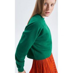 Krótka bluza - Zielony. Zielone bluzy damskie marki Cropp, s, z krótkim rękawem, krótkie. Za 49,99 zł.