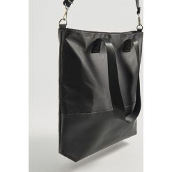 Torba shopper - Czarny. Czarne torby damskie na zakupy Sinsay, bez wzorów, bez dodatków. Za 49,99 zł.